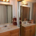 Fielder Crossing Condos Apartment Bathroom