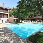 Arlington Oaks Apartment Pool